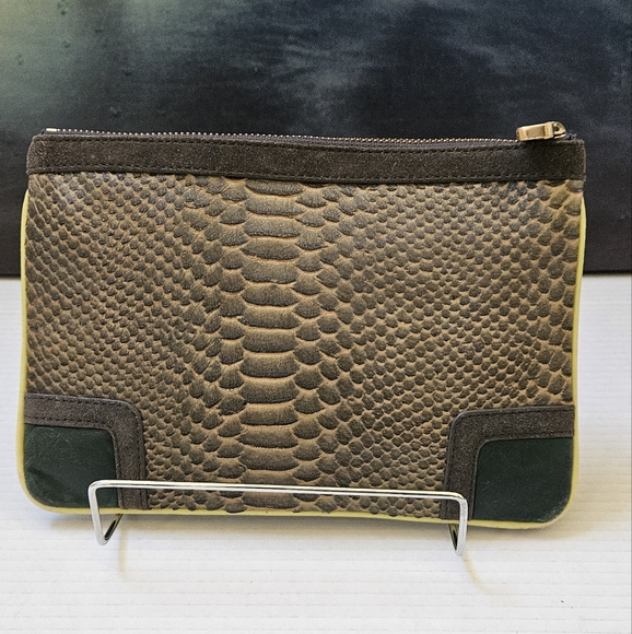 JUICY COUTURE VINTAGE CLUTCH EUC